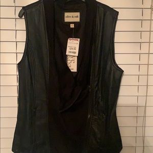 Polyester vest in black never worn